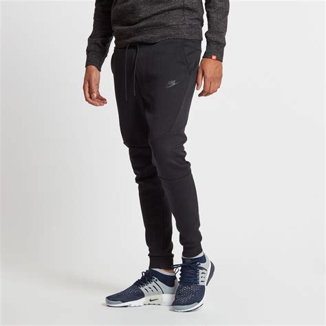 nike schwarze schmale funktionsjogginghose aus fleece 805162 010|Nike Tech Fleece Jogginghose .